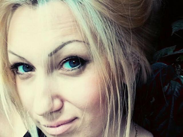 Avoir un plan Q facile avec Honeyhanna